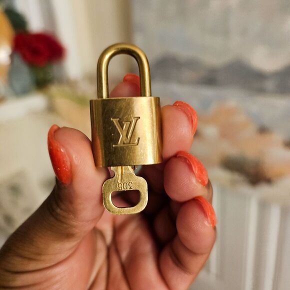 LOUIS VUITTON Lock Gold  Metal LV Logo Padlock #305  For Purse Bag. - Picture 1 of 1